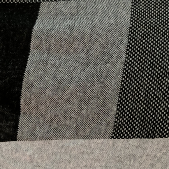 Really nice poncho - Picture 3 of 4